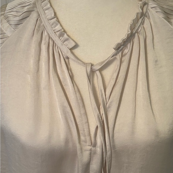 PHILOSOPHY Champagne Pleated Shoulders Blouse Size Large - Picture 3 of 10